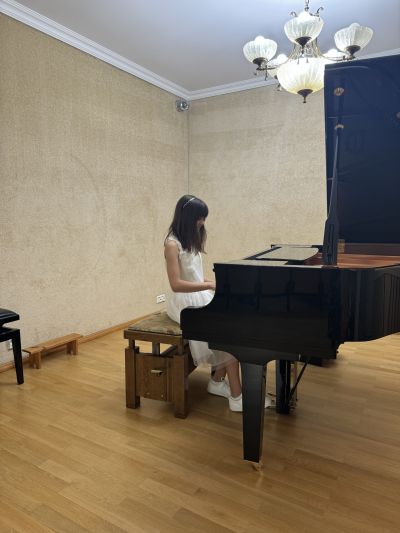 Zdjęcie 10 z galerii Koncert pt. „Uczniowie sekcji fortepianu rodzicom"