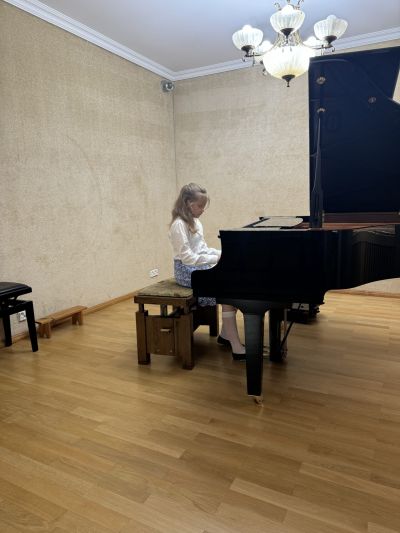Zdjęcie 6 z galerii Koncert pt. „Uczniowie sekcji fortepianu rodzicom"