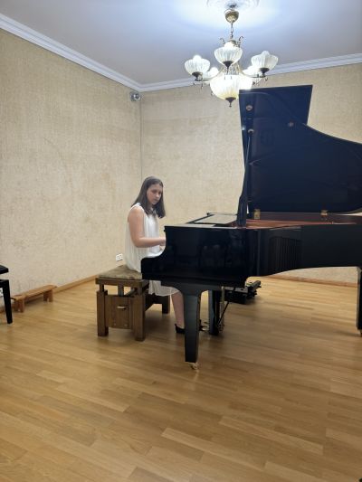 Zdjęcie 2 z galerii Koncert pt. „Uczniowie sekcji fortepianu rodzicom"