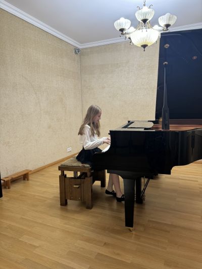 Zdjęcie 5 z galerii Koncert pt. „Uczniowie sekcji fortepianu rodzicom"