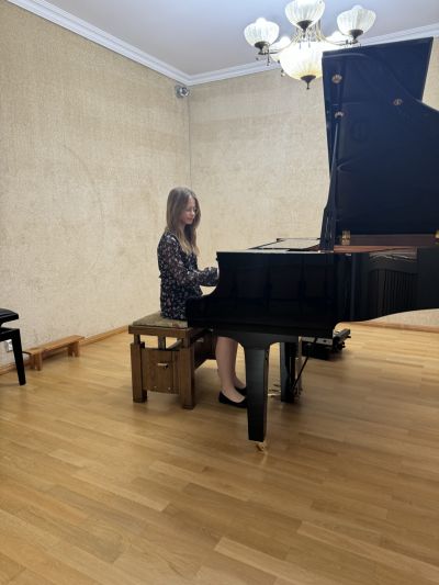 Zdjęcie 8 z galerii Koncert pt. „Uczniowie sekcji fortepianu rodzicom"