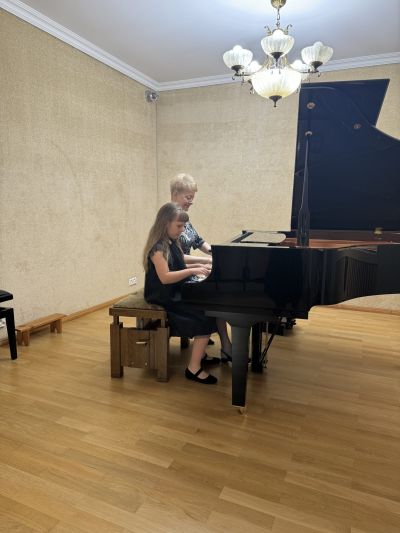 Zdjęcie 13 z galerii Koncert pt. „Uczniowie sekcji fortepianu rodzicom"