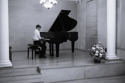 Zdjęcie 3 z galerii Koncert pt. „Jesienny spacer po klawiszach"
