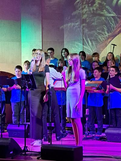 Zdjęcie 12 z galerii Koncert chóru pt. „Wyśpiewaj marzenia”