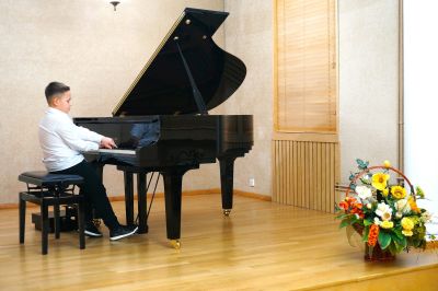 Zdjęcie 9 z galerii Koncert pt. „Jesienny spacer po klawiszach"