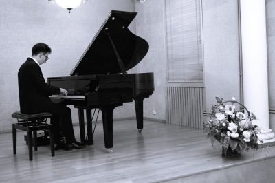 Zdjęcie 24 z galerii Koncert pt. „Jesienny spacer po klawiszach"