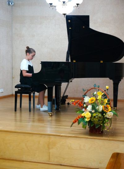 Zdjęcie 5 z galerii Koncert pt. „Jesienny spacer po klawiszach"