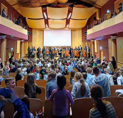 Zdjęcie 2 z galerii Koncert pt. „Bajki symfoniczne"