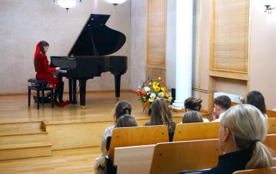 Zdjęcie 14 z galerii Koncert pt. „Jesienny spacer po klawiszach"