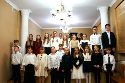 Zdjęcie 27 z galerii Koncert pt. „Jesienny spacer po klawiszach"