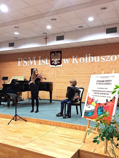 Zdjęcie 8 z galerii I Makroregionalny Konkurs Duetów Dziecięcych "Dowolne Duety w Kolbuszowej"