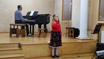 Zdjęcie 13 z galerii Koncert pt. „Kolędujemy na akordeonie"