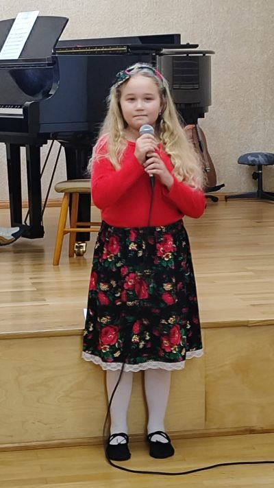 Zdjęcie 14 z galerii Koncert pt. „Kolędujemy na akordeonie"