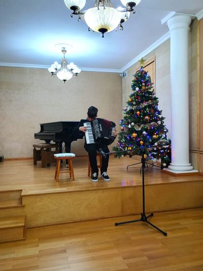 Zdjęcie 5 z galerii Koncert kolęd w wykonaniu uczniów klasy akordeonu