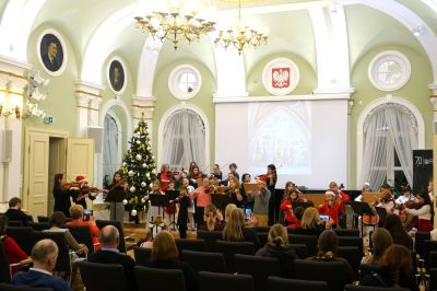 Zdjęcie 18 z galerii Anielskie kolędowanie w ZPSM w Przemyślu