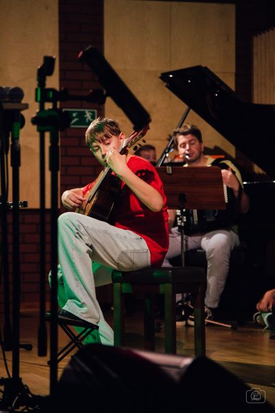 Zdjęcie 8 z galerii Koncert pt. ,,Witajcie w naszej bajce”