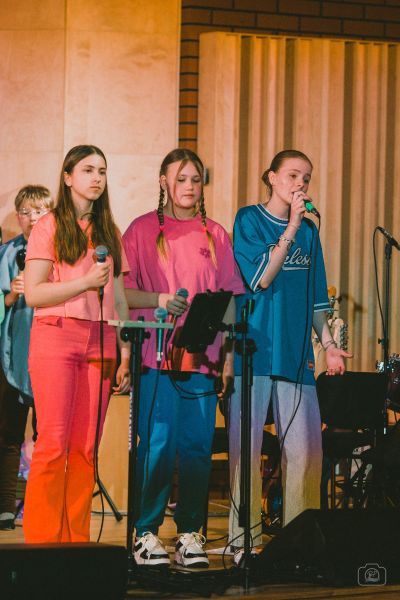 Zdjęcie 23 z galerii Koncert pt. ,,Witajcie w naszej bajce”
