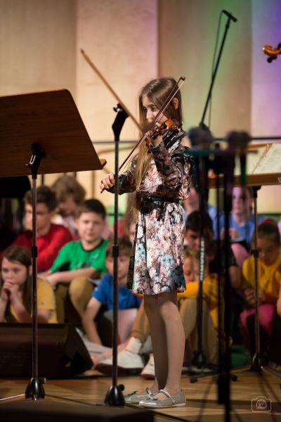 Zdjęcie 42 z galerii Koncert pt. ,,Witajcie w naszej bajce”