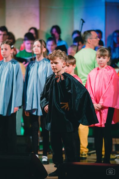 Zdjęcie 44 z galerii Koncert pt. ,,Witajcie w naszej bajce”