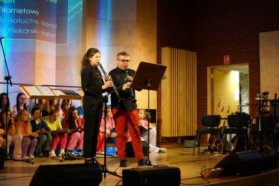 Zdjęcie 49 z galerii Koncert pt. ,,Witajcie w naszej bajce”