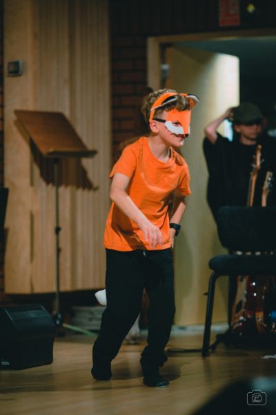 Zdjęcie 32 z galerii Koncert pt. ,,Witajcie w naszej bajce”