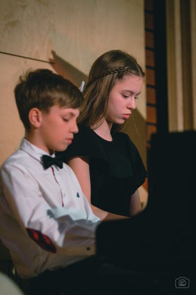Zdjęcie 39 z galerii Koncert pt. ,,Witajcie w naszej bajce”