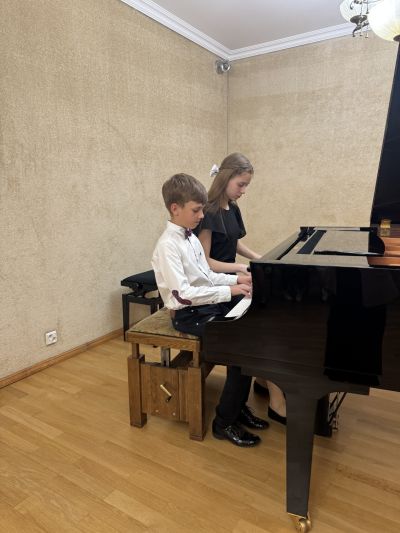 Zdjęcie 11 z galerii Koncert pt. ,,Uczniowie sekcji fortepianu - Rodzicom”