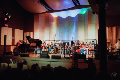 Zdjęcie 12 z galerii Koncert pt. ,,Witajcie w naszej bajce”
