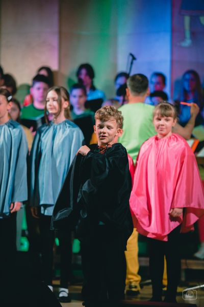Zdjęcie 45 z galerii Koncert pt. ,,Witajcie w naszej bajce”