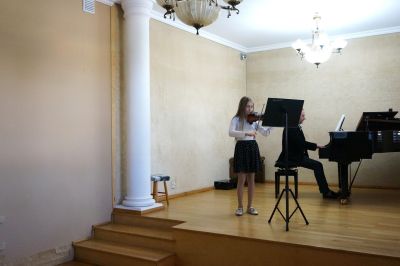 Zdjęcie 3 z galerii Popis uczniów klasy skrzypiec