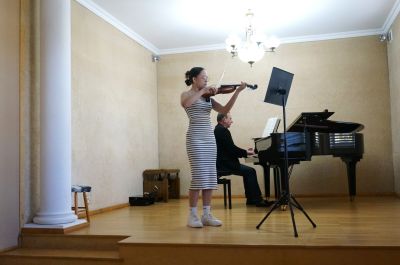 Zdjęcie 4 z galerii Popis uczniów klasy skrzypiec