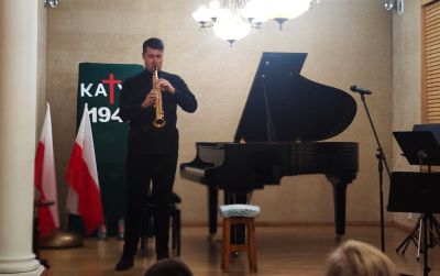 Zdjęcie 10 z galerii Koncert upamiętniający 85. rocznicę Zbrodni Katyńskiej