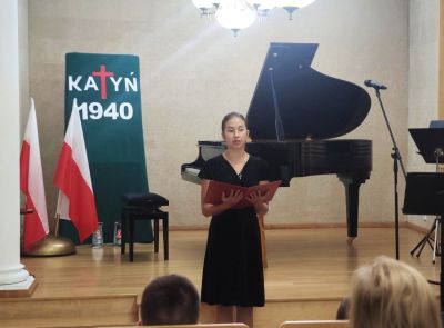 Zdjęcie 6 z galerii Koncert upamiętniający 85. rocznicę Zbrodni Katyńskiej