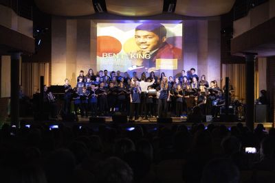 Zdjęcie 36 z galerii Koncert pt. ,,Muzyka w sercu gra"