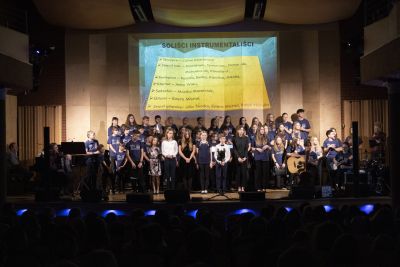 Zdjęcie 40 z galerii Koncert pt. ,,Muzyka w sercu gra"