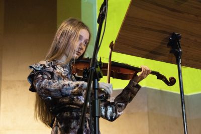 Zdjęcie 10 z galerii Koncert pt. ,,Muzyka w sercu gra"