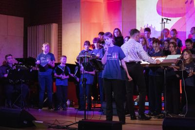 Zdjęcie 29 z galerii Koncert pt. ,,Muzyka w sercu gra"