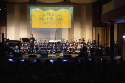 Zdjęcie 25 z galerii Koncert pt. ,,Muzyka w sercu gra"