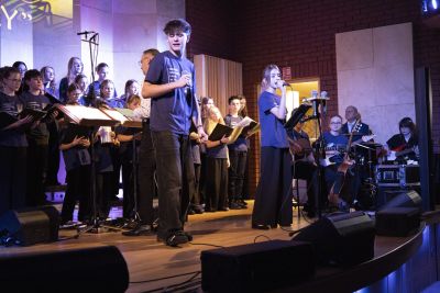 Zdjęcie 14 z galerii Koncert pt. ,,Muzyka w sercu gra"