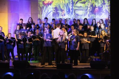 Zdjęcie 7 z galerii Koncert pt. ,,Muzyka w sercu gra"