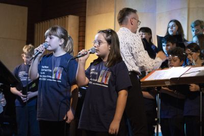 Zdjęcie 4 z galerii Koncert pt. ,,Muzyka w sercu gra"