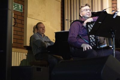 Zdjęcie 11 z galerii Koncert pt. ,,Muzyka w sercu gra"