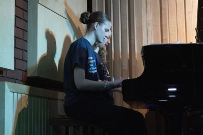 Zdjęcie 21 z galerii Koncert pt. ,,Muzyka w sercu gra"