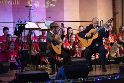Zdjęcie 6 z galerii Koncert pt. „Z serca ku niebu"