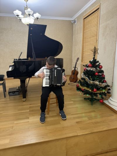 Zdjęcie 4 z galerii Koncert kolęd w wykonaniu uczniów klasy I cyklu sześcioletniego