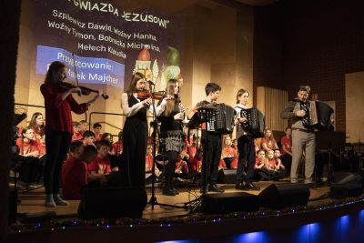 Zdjęcie 22 z galerii Koncert pt. „Z serca ku niebu"