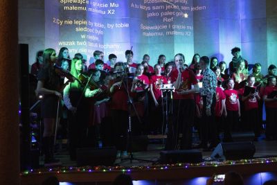 Zdjęcie 24 z galerii Koncert pt. „Z serca ku niebu"