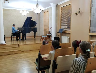 Zdjęcie 15 z galerii Popis uczniów klasy III cyklu sześcioletniego