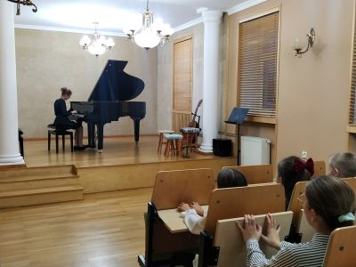 Zdjęcie 14 z galerii Popis uczniów klasy III cyklu sześcioletniego