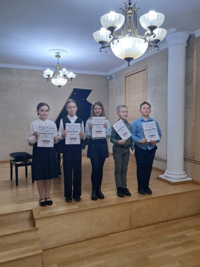 Zdjęcie 2 z galerii 14 Konkurs etiudowy „małe i DUŻE figle na klawiaturze"